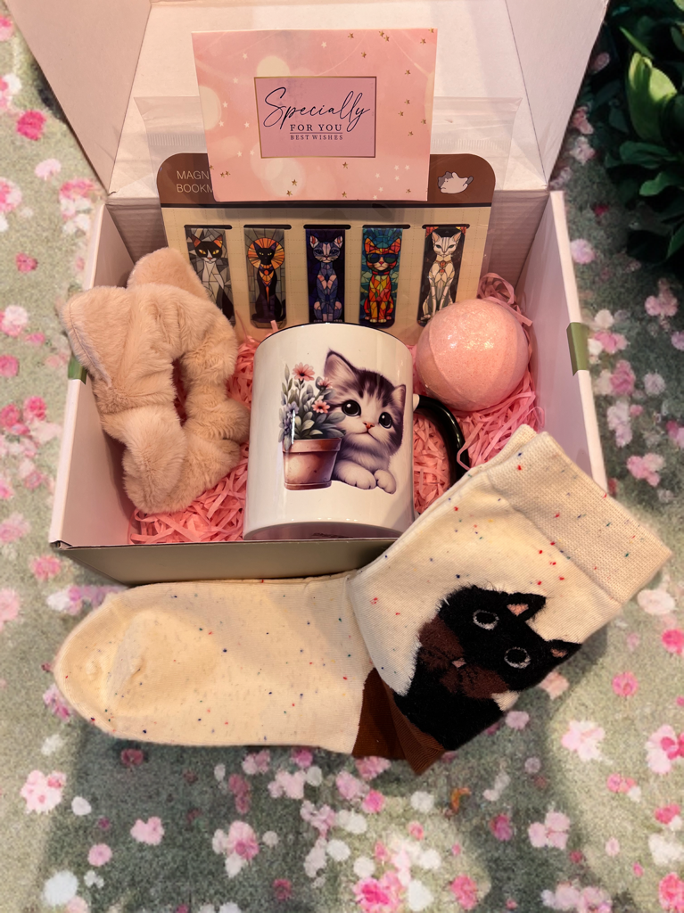 Pampered Paws Cat Mom Gift Box