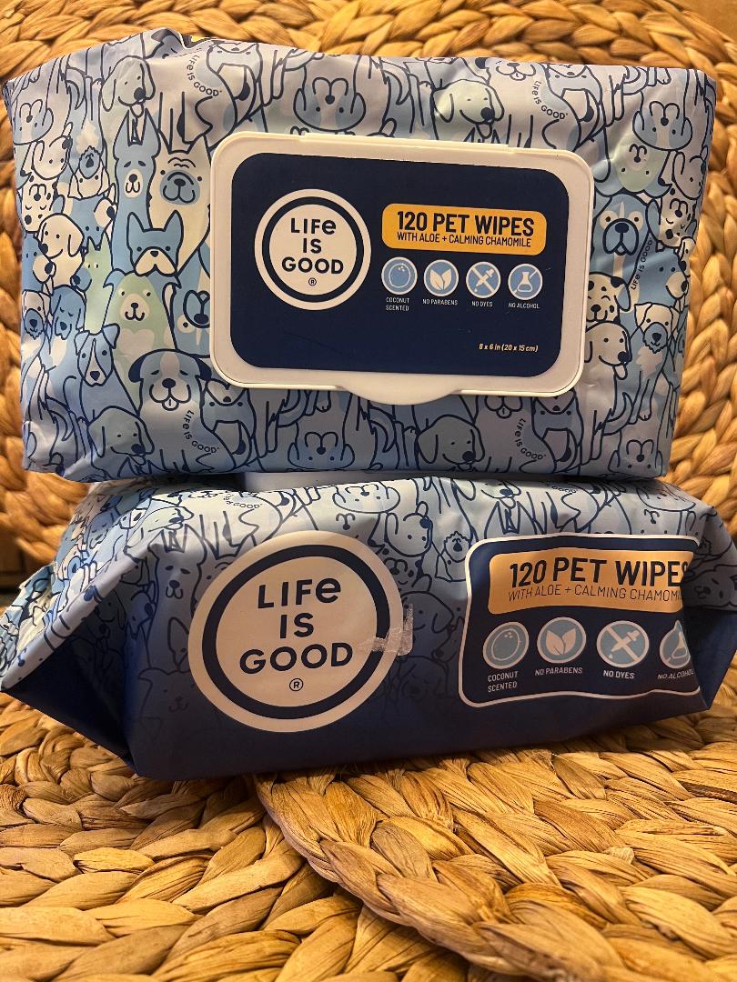 Pet Wipes with Aloe + Chamomile!